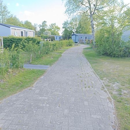 Bj Chalets - Robbengat 85 - Gezellige Chalet Op Vakantiepark Lauwersoog! Vroege Incheck! Met Airco! Kültér fotó