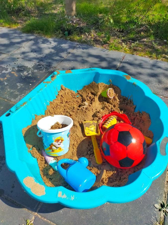 Bj Chalets - Robbengat 85 - Gezellige Chalet Op Vakantiepark Lauwersoog! Vroege Incheck! Met Airco! Kültér fotó