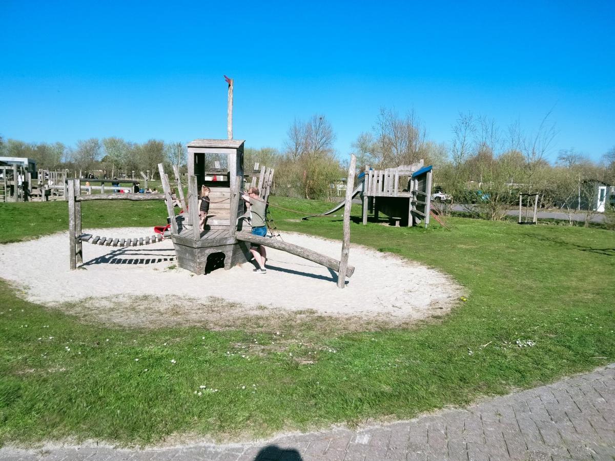 Bj Chalets - Robbengat 85 - Gezellige Chalet Op Vakantiepark Lauwersoog! Vroege Incheck! Met Airco! Kültér fotó